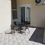 Lea * Τρέμπινιε